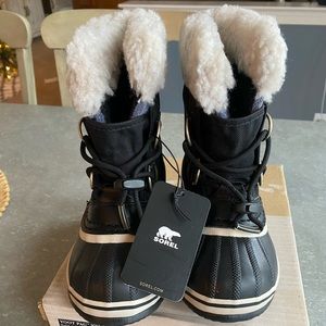 Brand New kids Sorel Snow Boots, size 12